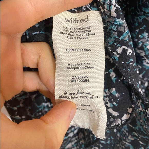 Aritzia Wilfred Silk Snake Skin Camisole Lightweight Summer Tank Size Medium - Picture 8 of 8